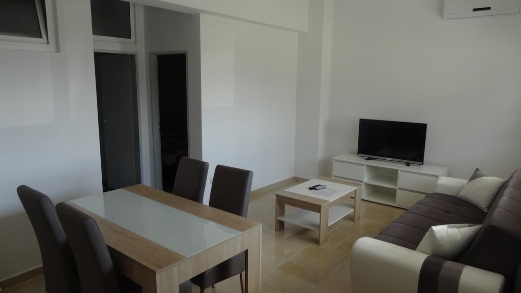 Apartments Braco Seget Vranjica Exterior photo