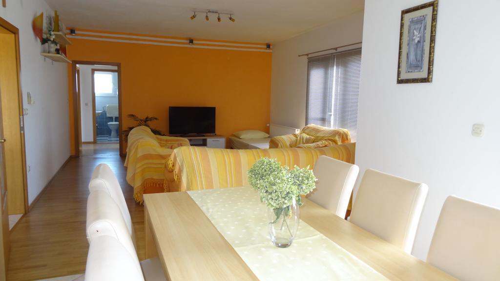 Apartments Braco Seget Vranjica Exterior photo